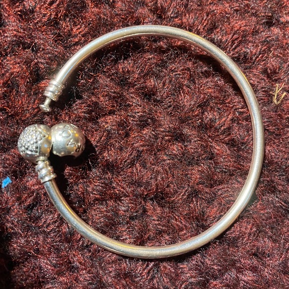 Limited Edition Pandora Bangle. - Picture 5 of 6